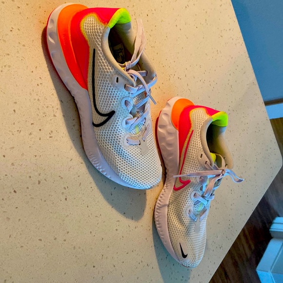 Nike Renew Running Shoes - Picture 1 of 6